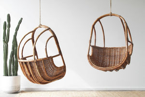 HANGING CHAIRS